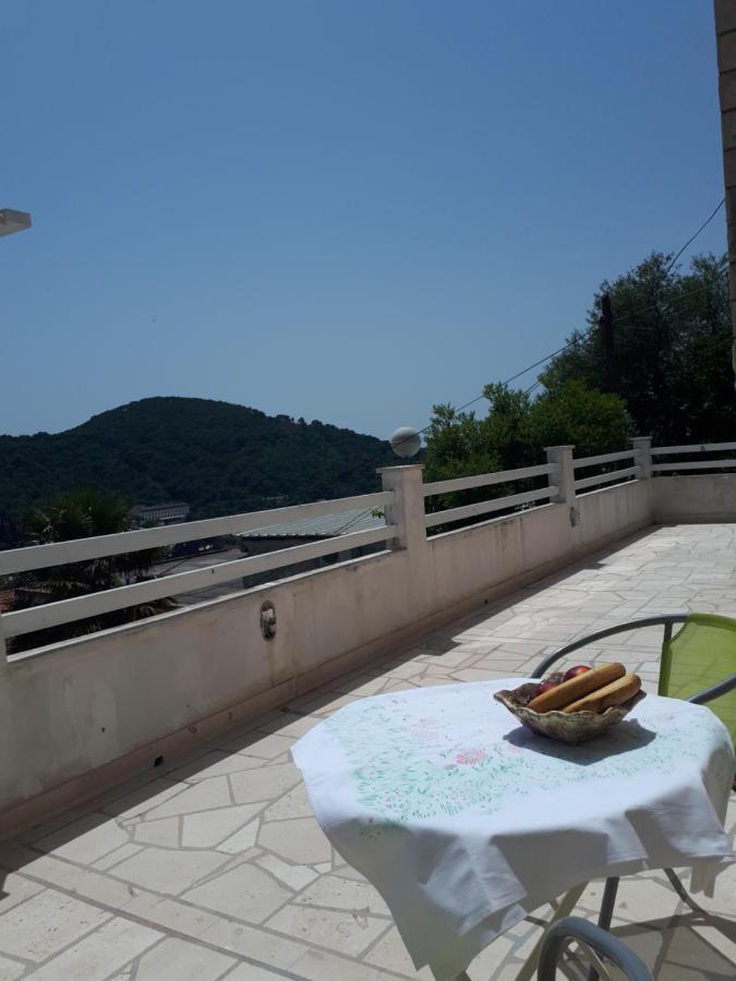 Apartman Maja *